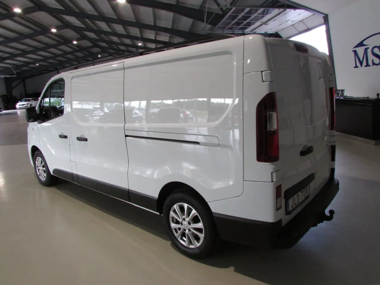 Vehicle image 6