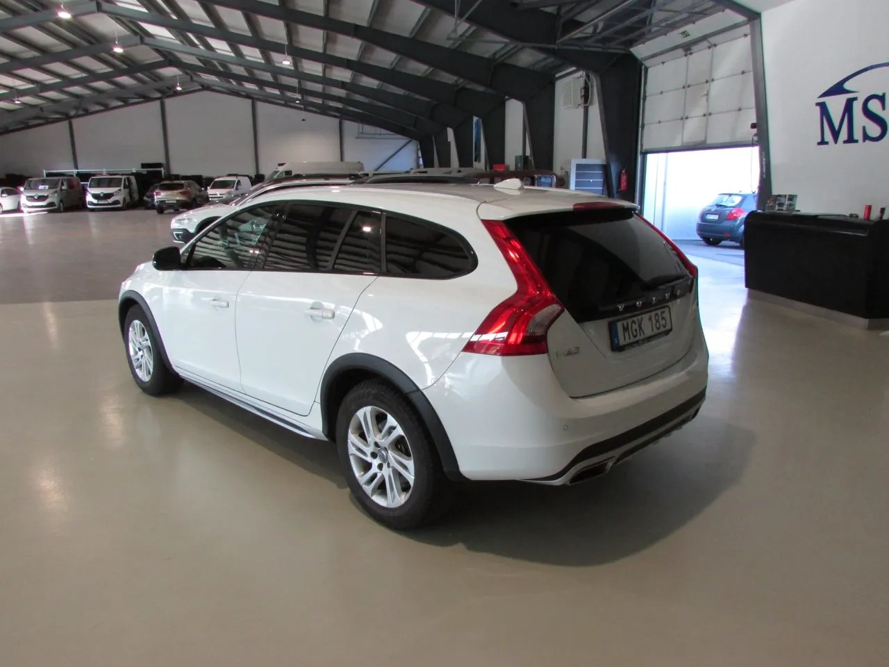 Vehicle image 6