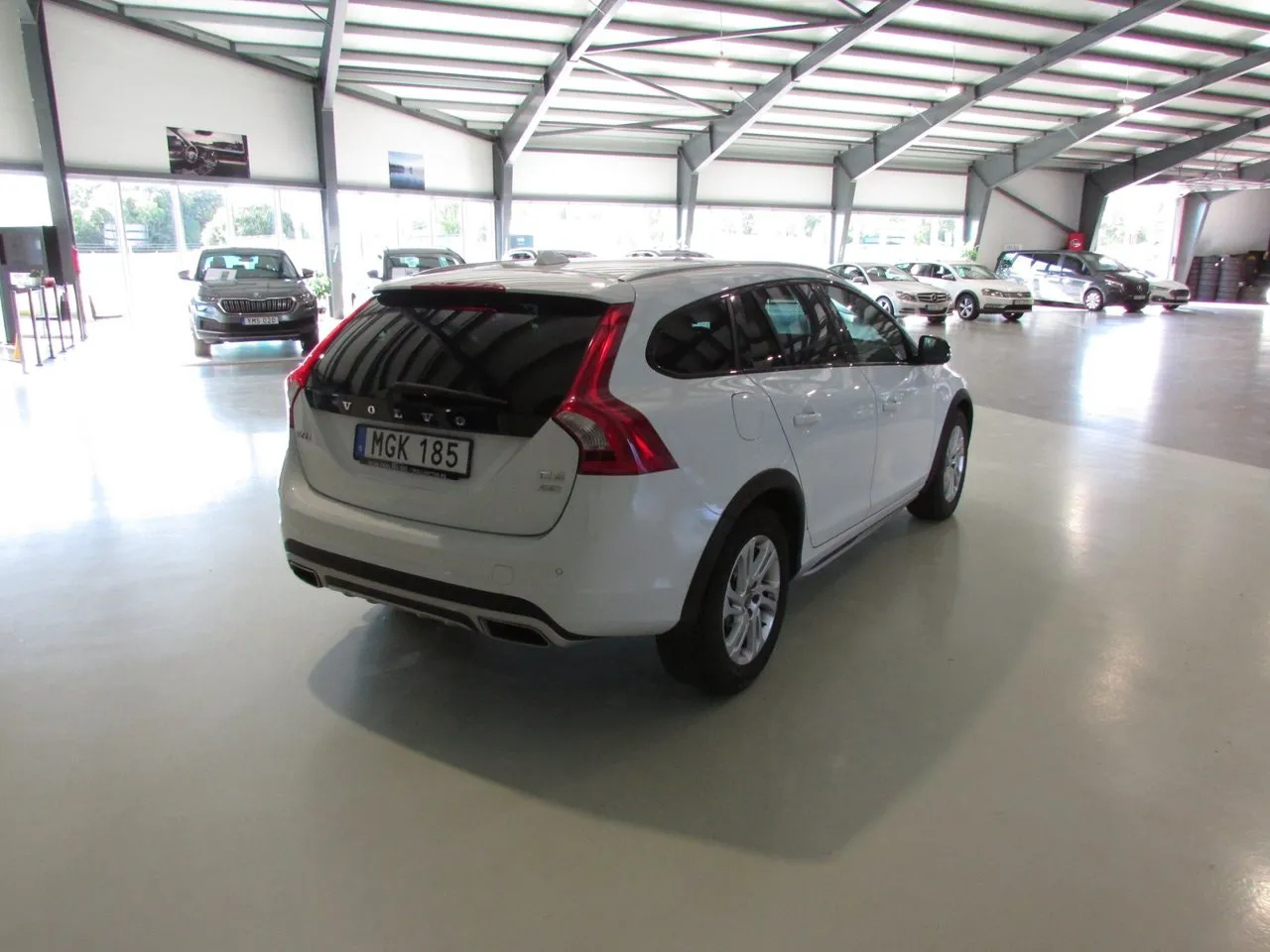 Vehicle image 4