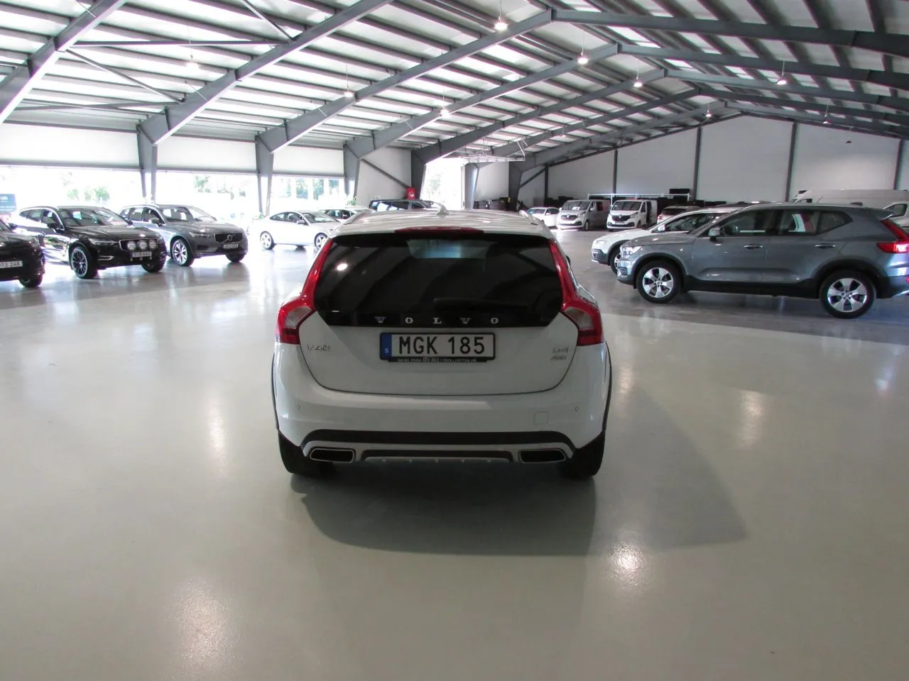 Vehicle image 5