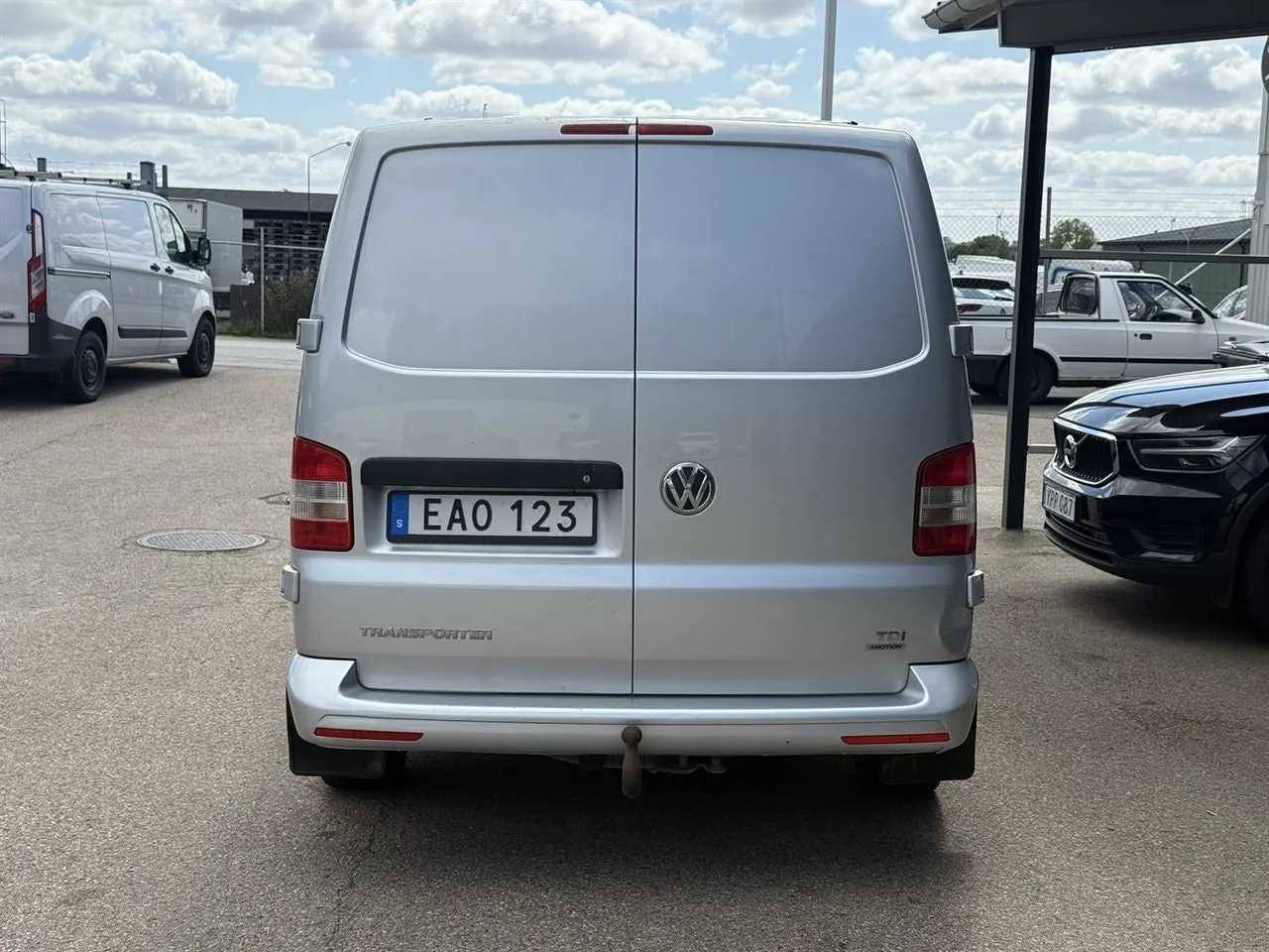 Vehicle image 2