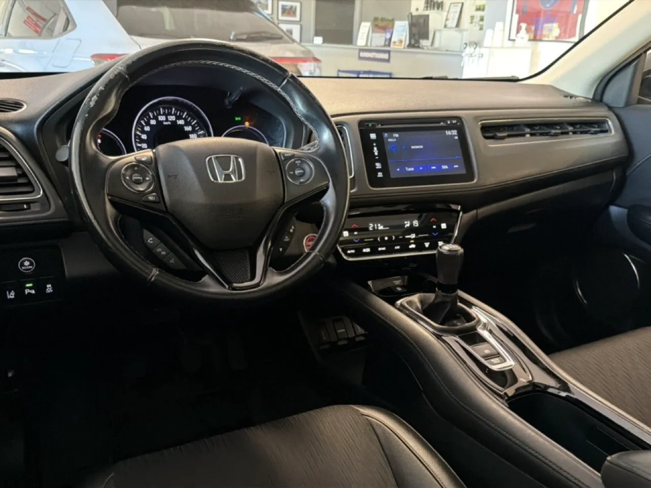 Vehicle image 11