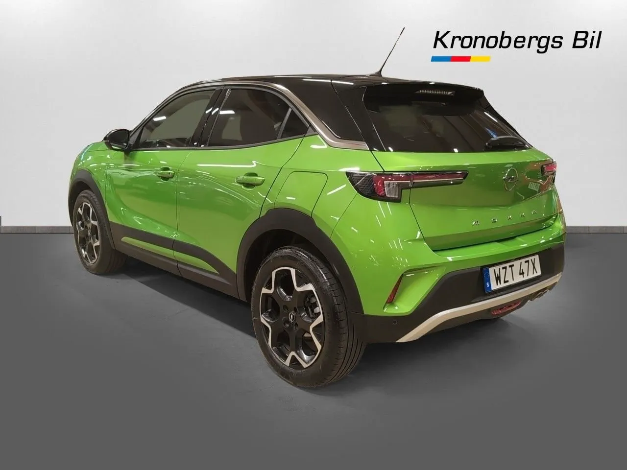 Vehicle image 5