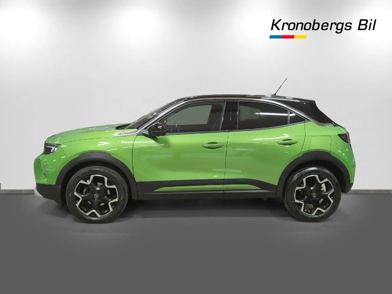 Vehicle image 3