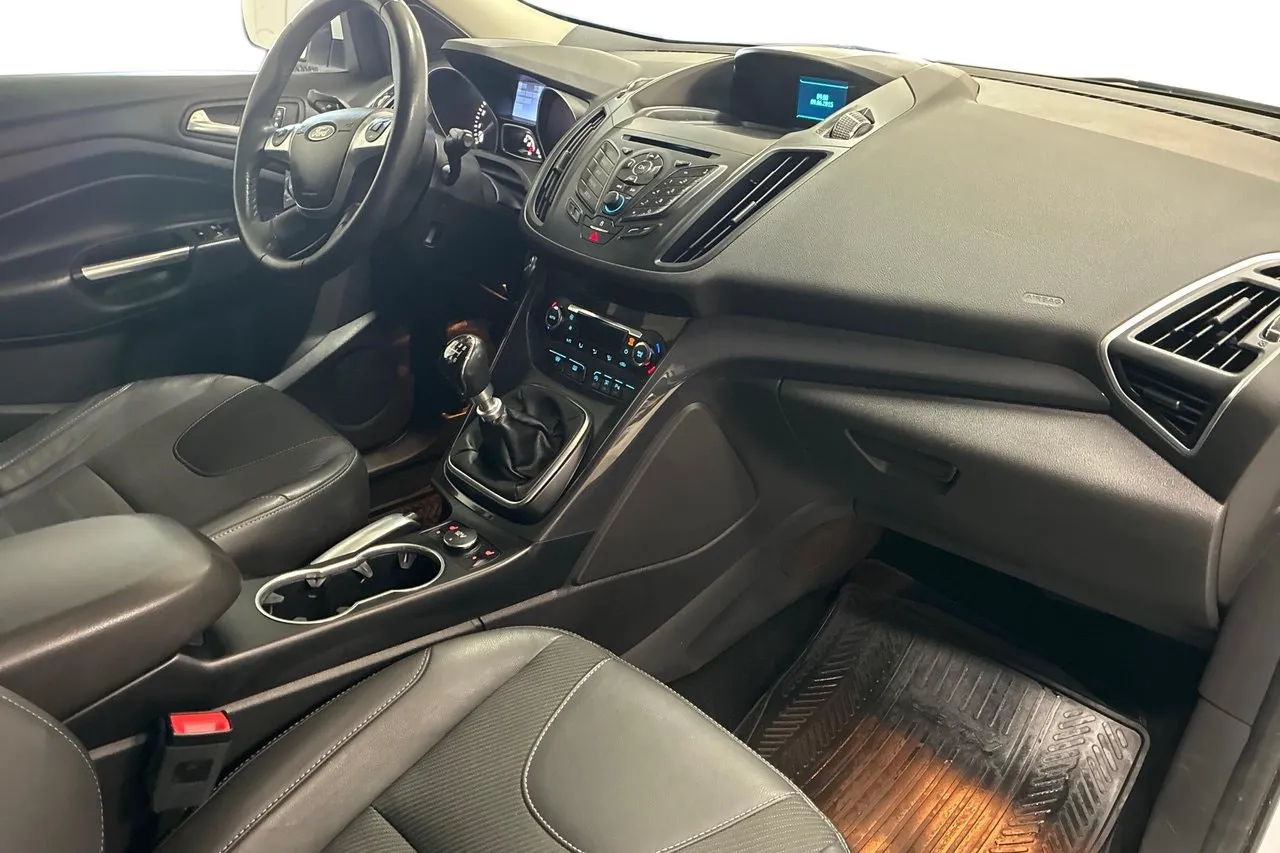 Vehicle image 14
