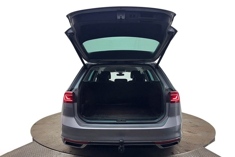 Volkswagen Passat bild 8