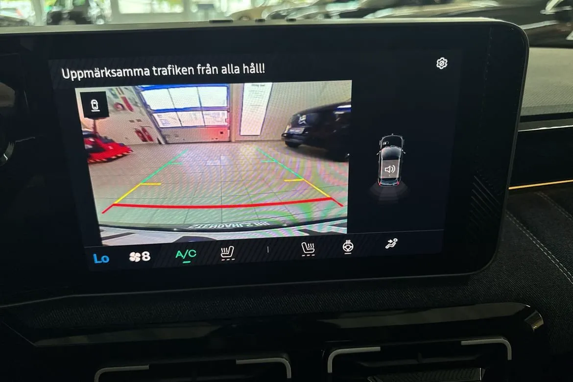 Vehicle image 18