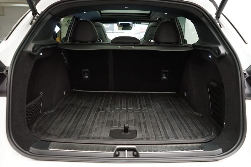Lynk & Co 01 bild 8
