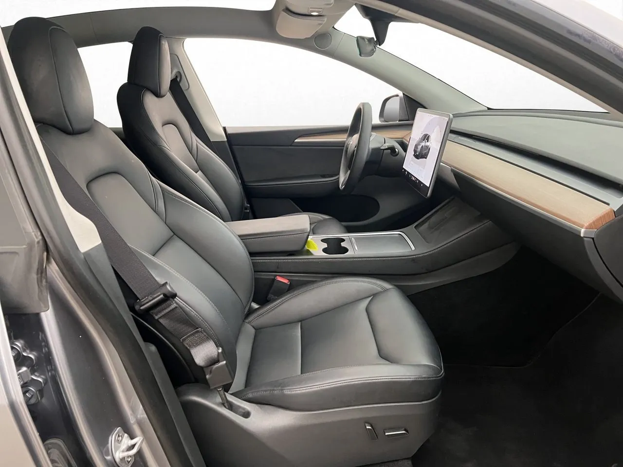 Tesla Model Y bild 26