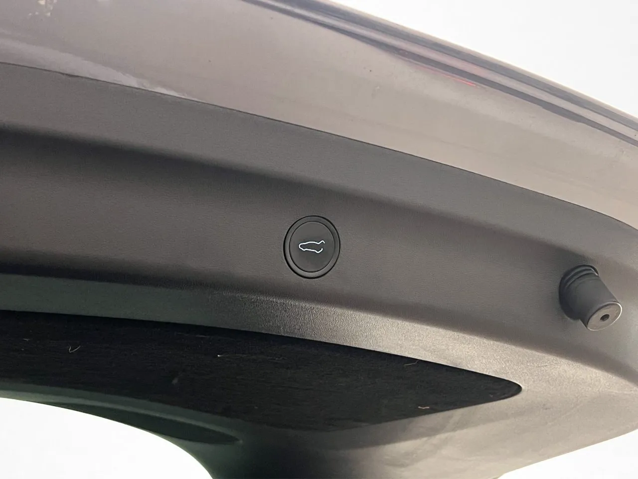 Tesla Model Y bild 29