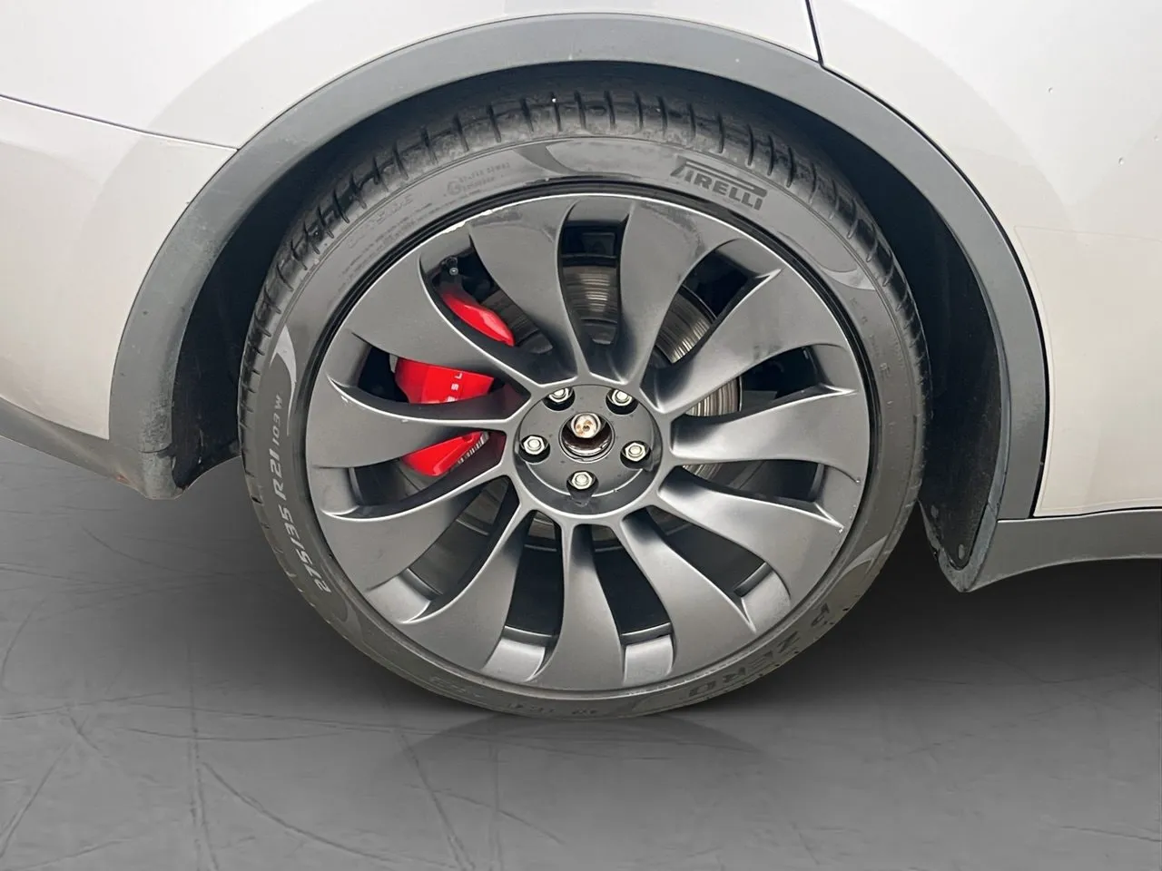 Tesla Model Y bild 32