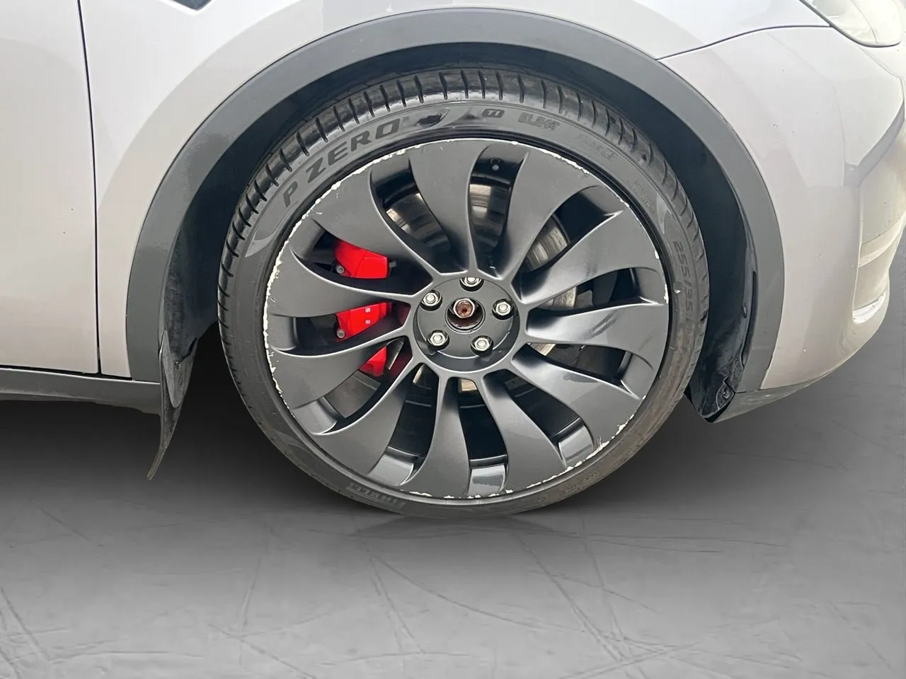 Tesla Model Y bild 35