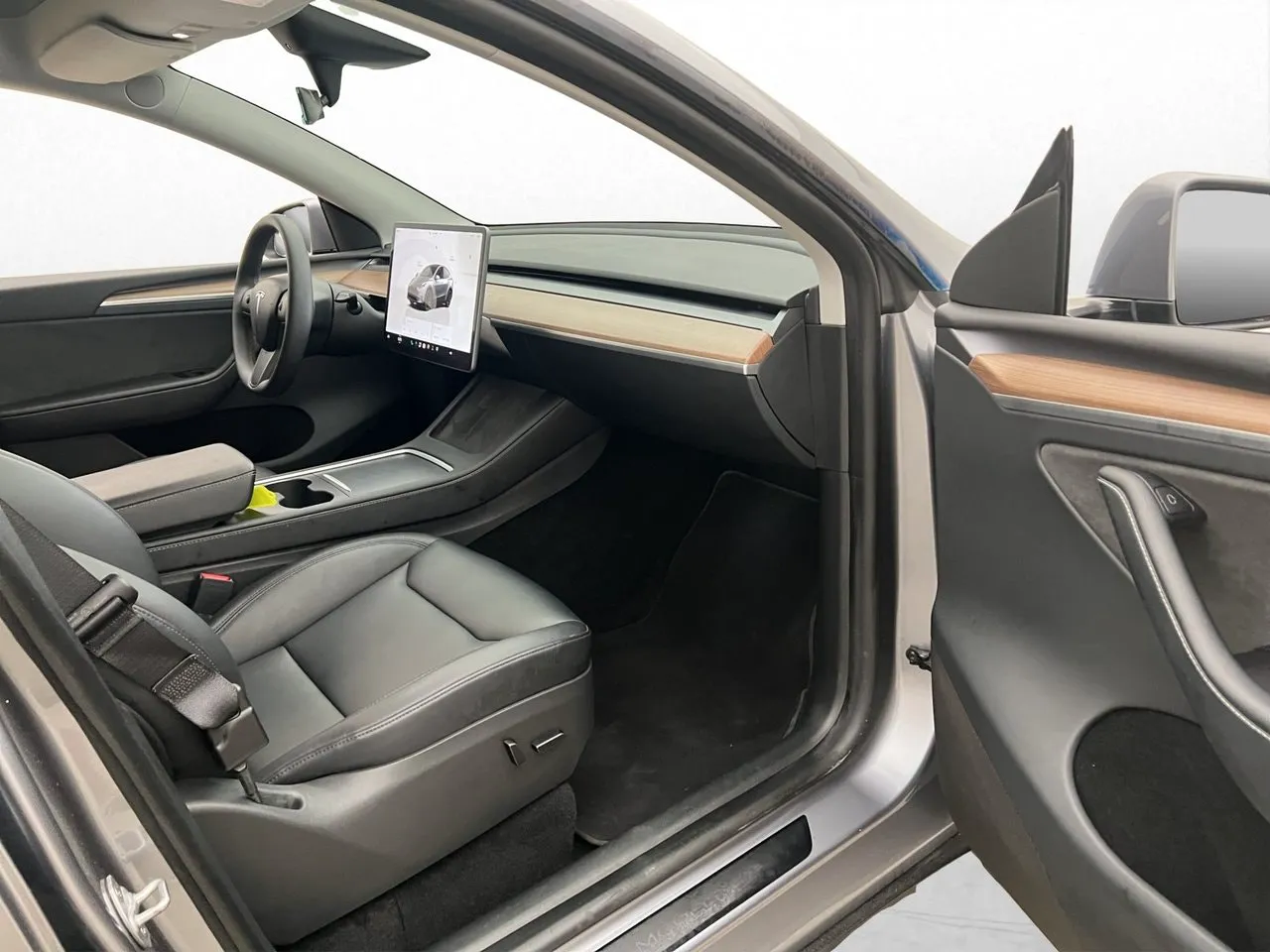 Tesla Model Y bild 27