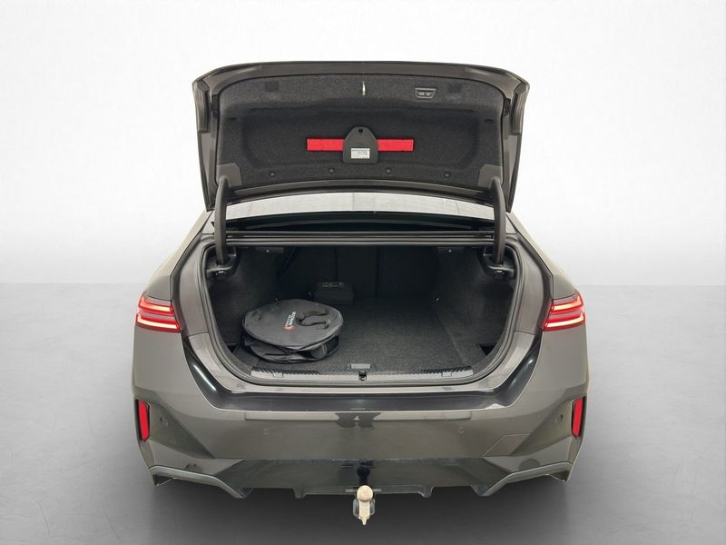 BMW i5 bild 8