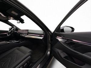 BMW i5 bild 30