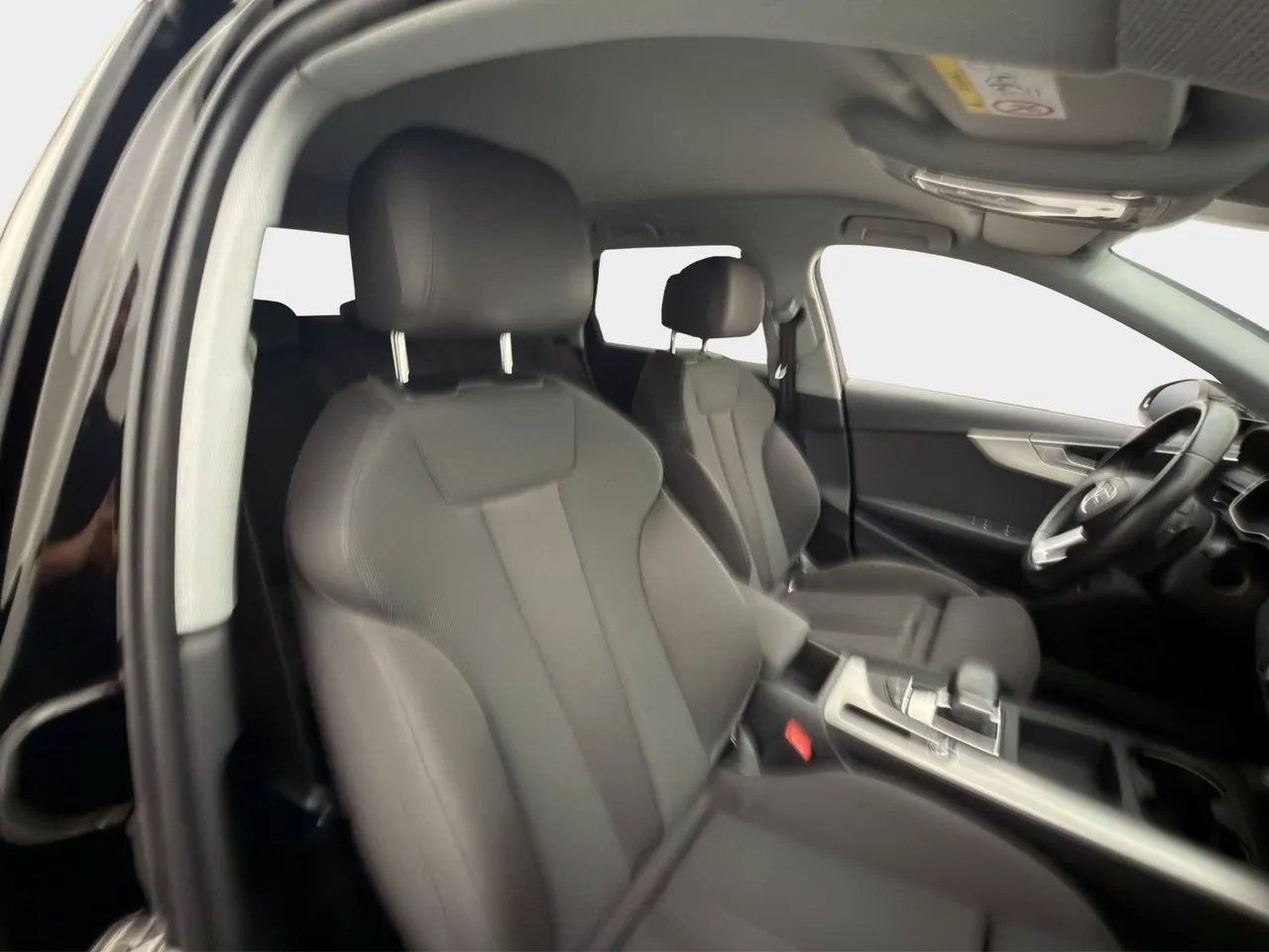 Vehicle image 25