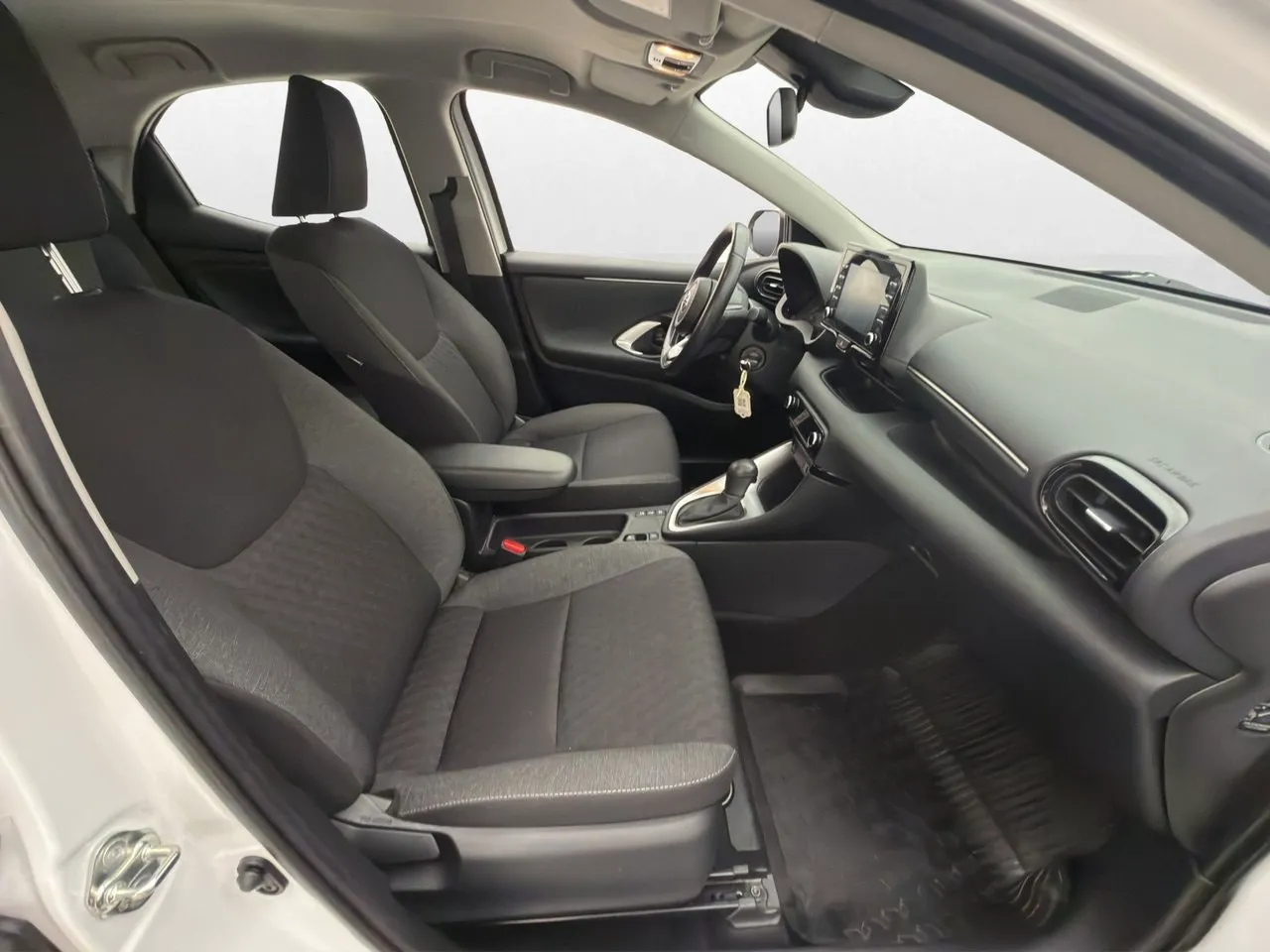 Vehicle image 25