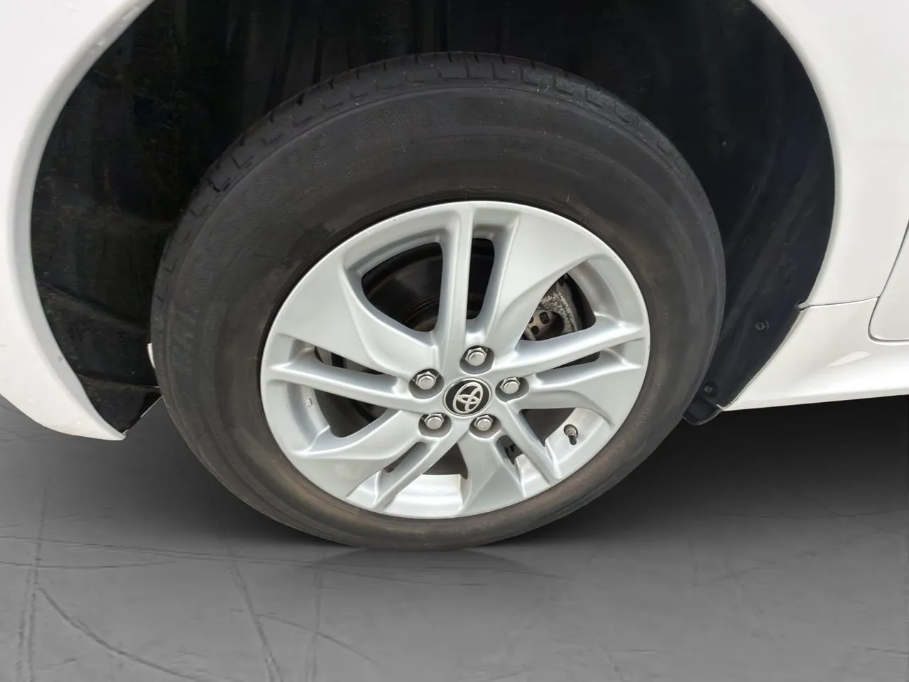 Vehicle image 30