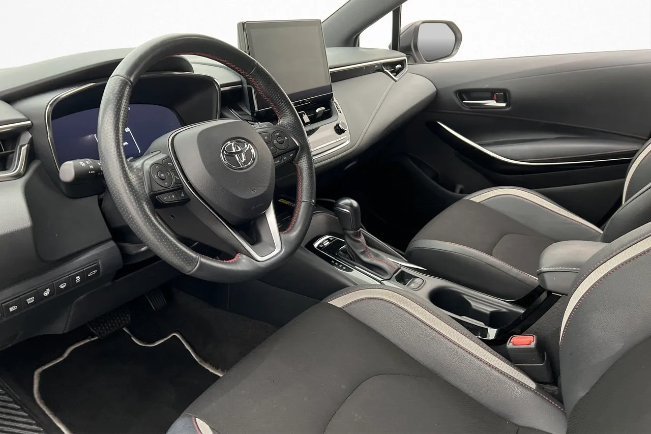 Vehicle image 8
