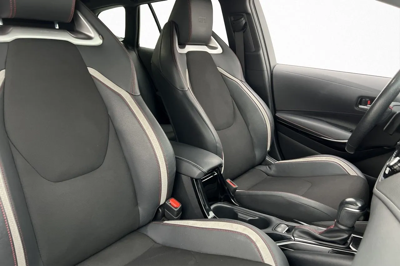 Vehicle image 20