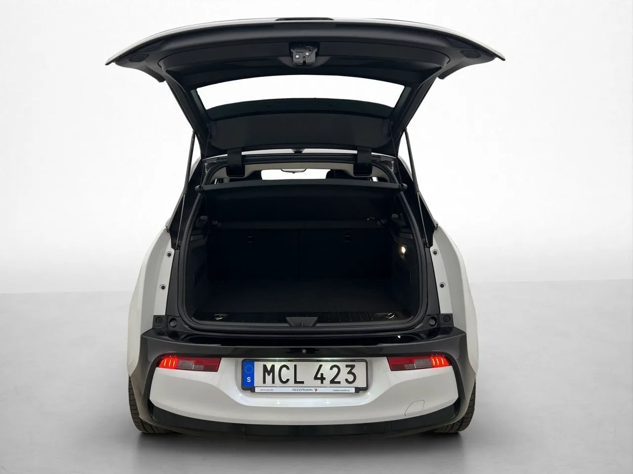 Vehicle image 24