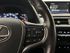 Lexus UX bild 17