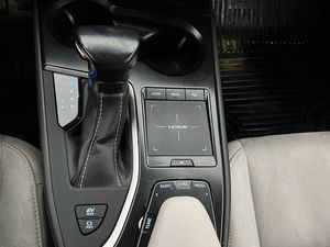 Lexus UX bild 24