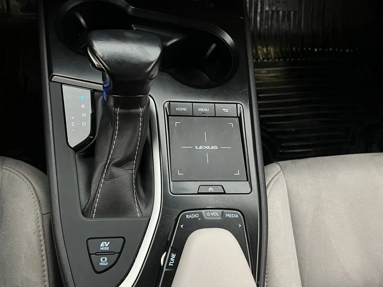 Vehicle image 23