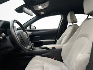 Lexus UX bild 11
