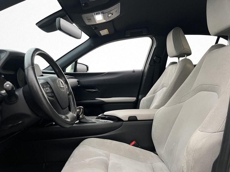 Lexus UX bild 11