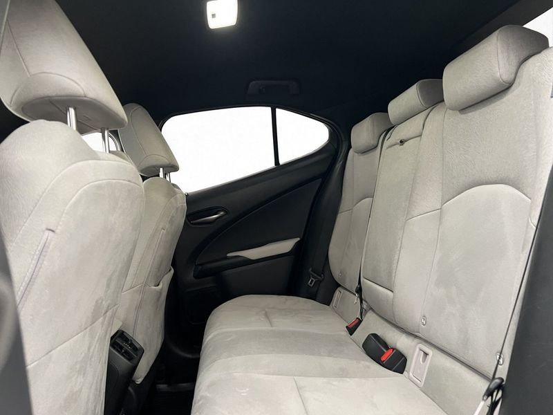 Lexus UX bild 26
