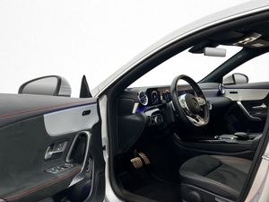 Mercedes CLA250 bild 11