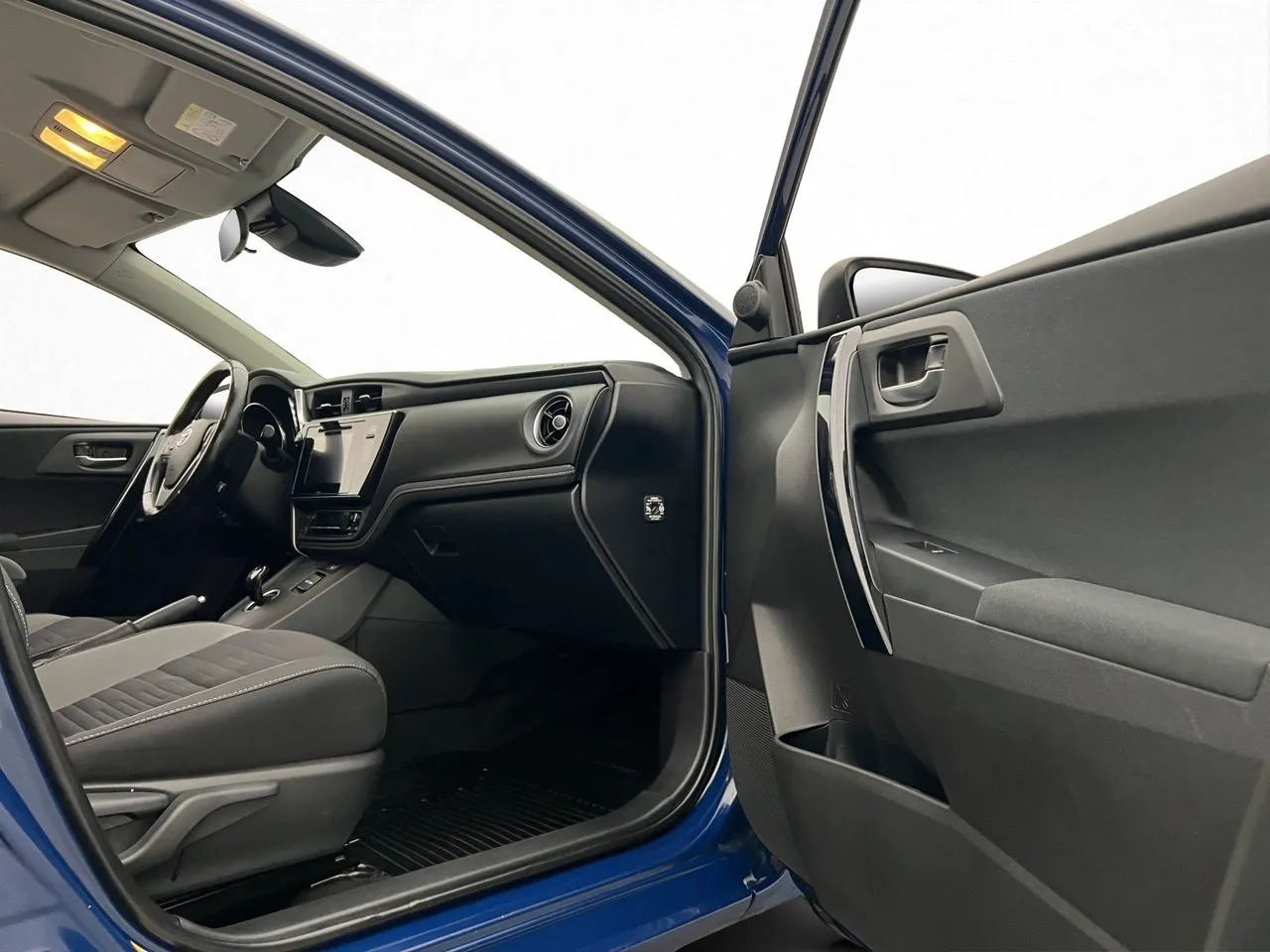 Vehicle image 23