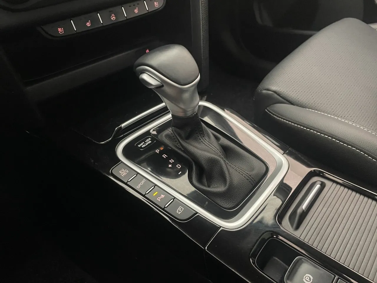 Vehicle image 27