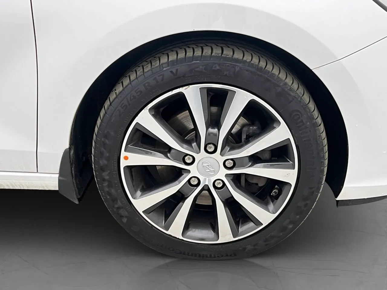 Vehicle image 30