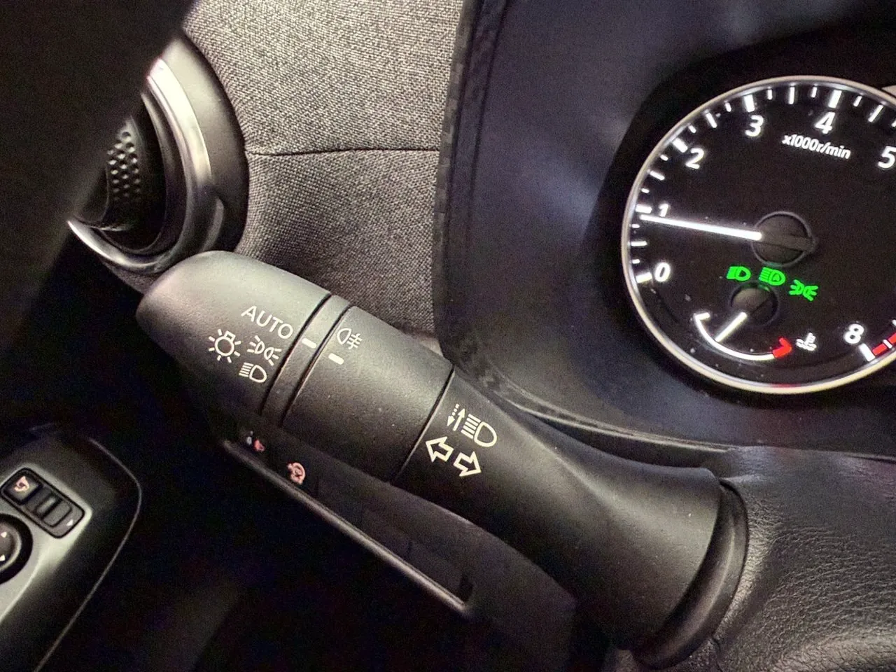 Vehicle image 27