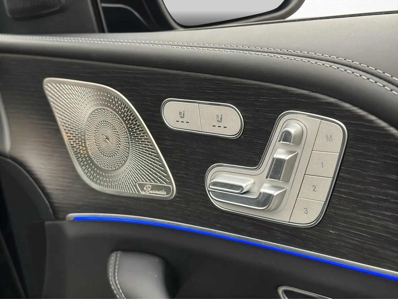 Vehicle image 34