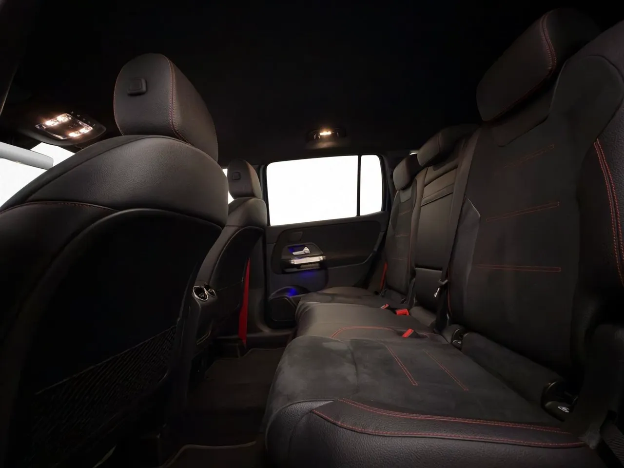 Vehicle image 32