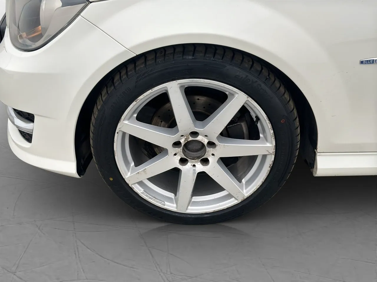 Vehicle image 22
