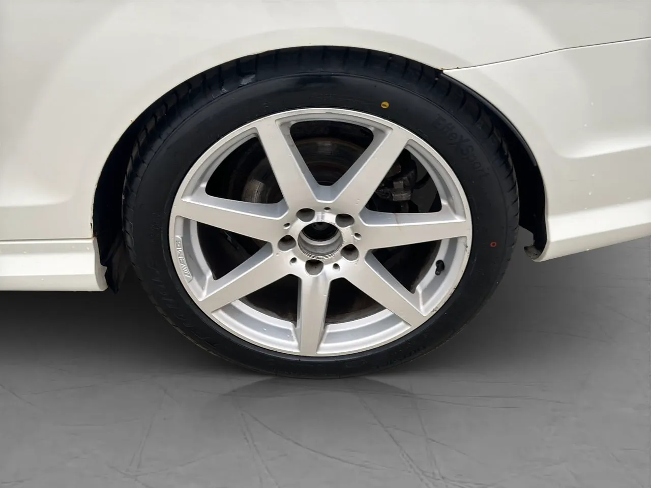Vehicle image 23