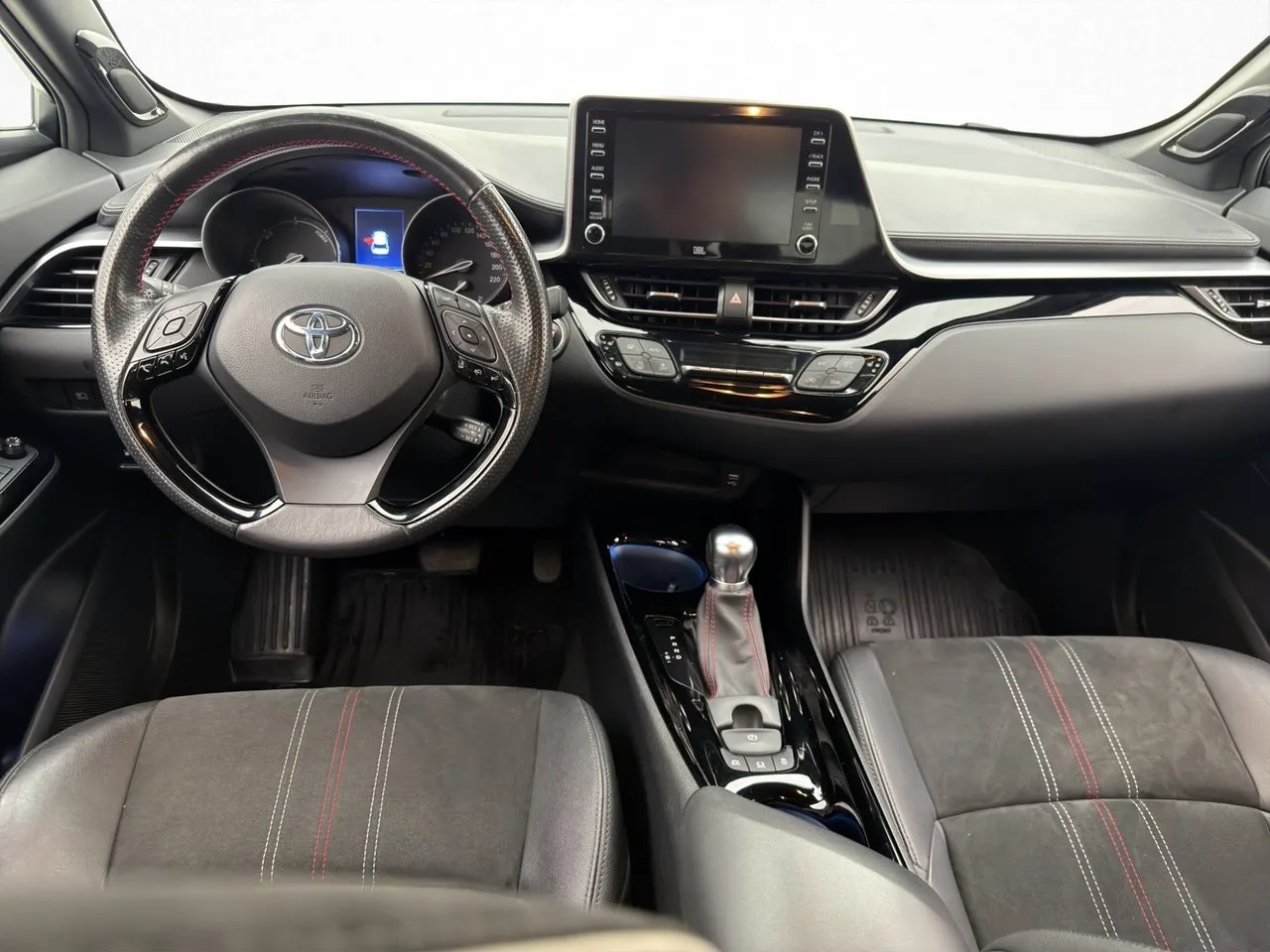 Vehicle image 12