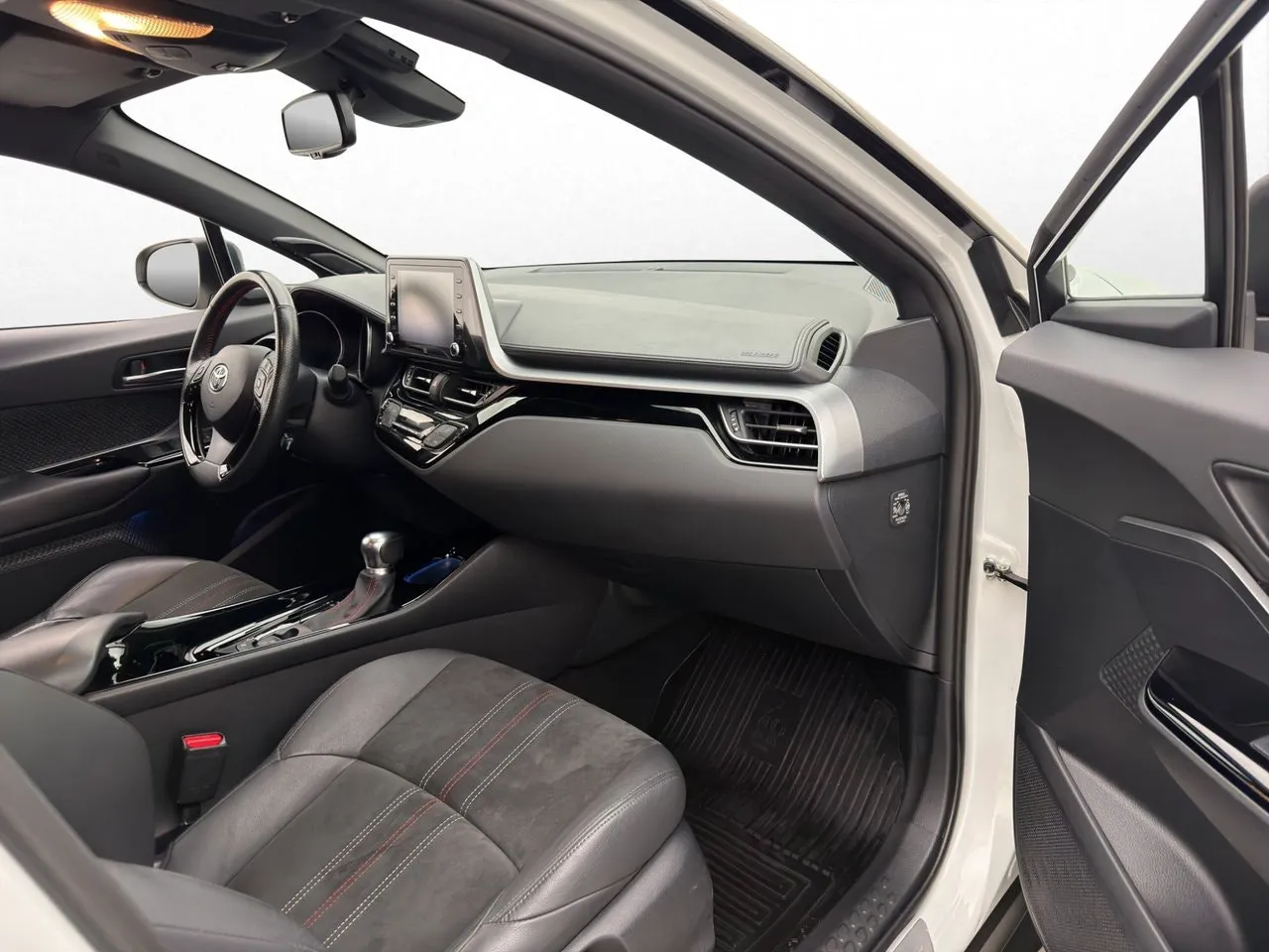 Vehicle image 30