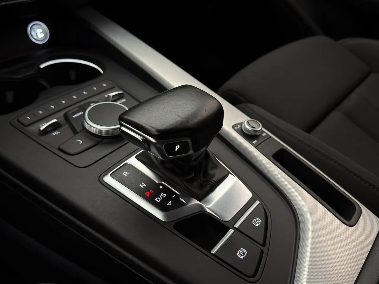 Vehicle image 21