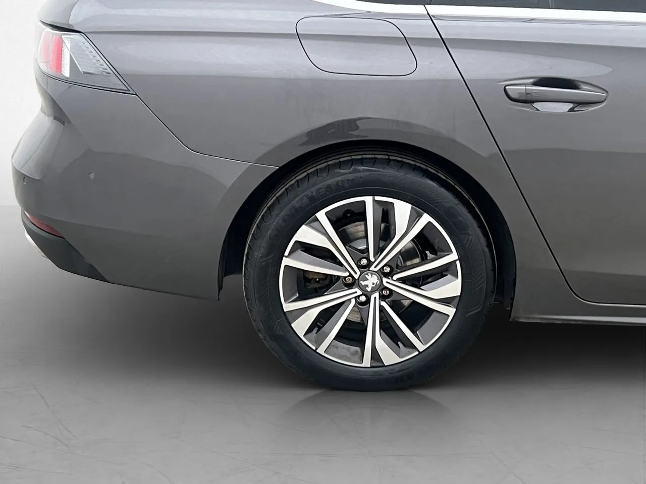 Vehicle image 30