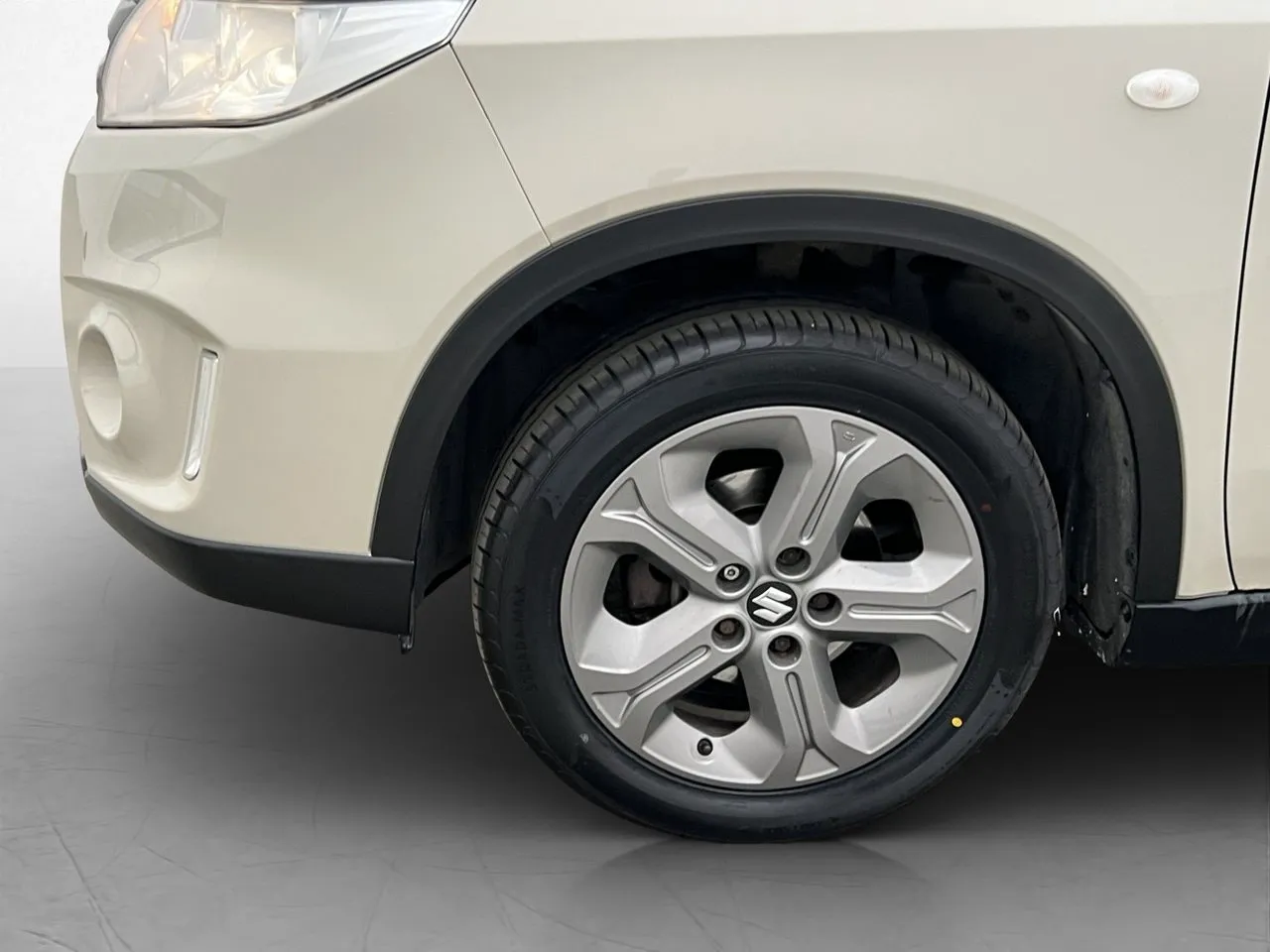 Vehicle image 25