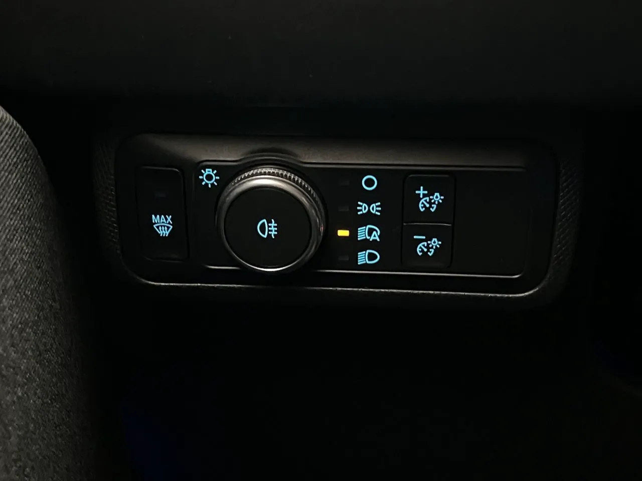 Vehicle image 28