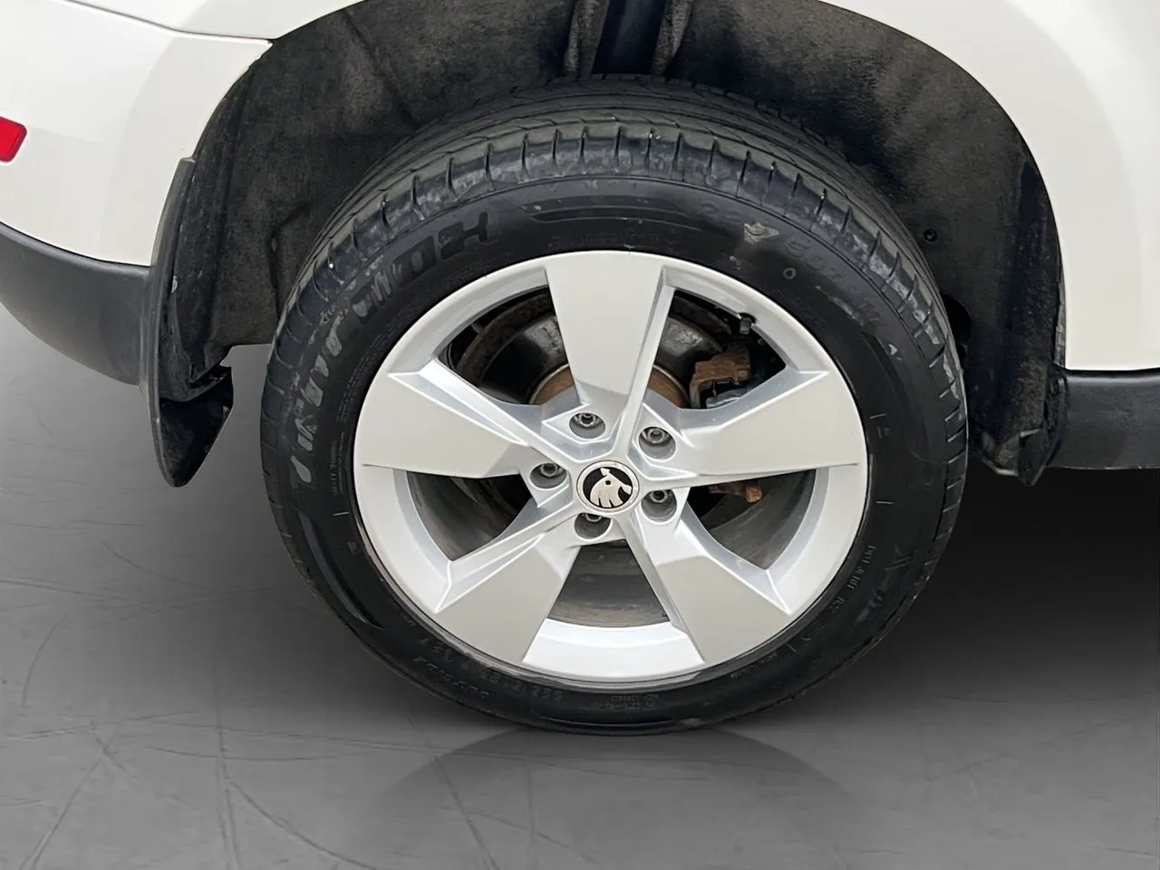 Vehicle image 24