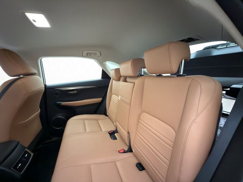 Lexus NX bild 29