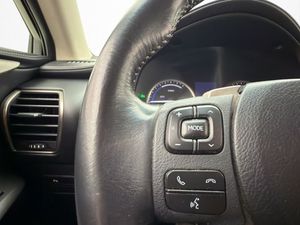 Lexus NX bild 15