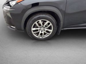Lexus NX bild 32